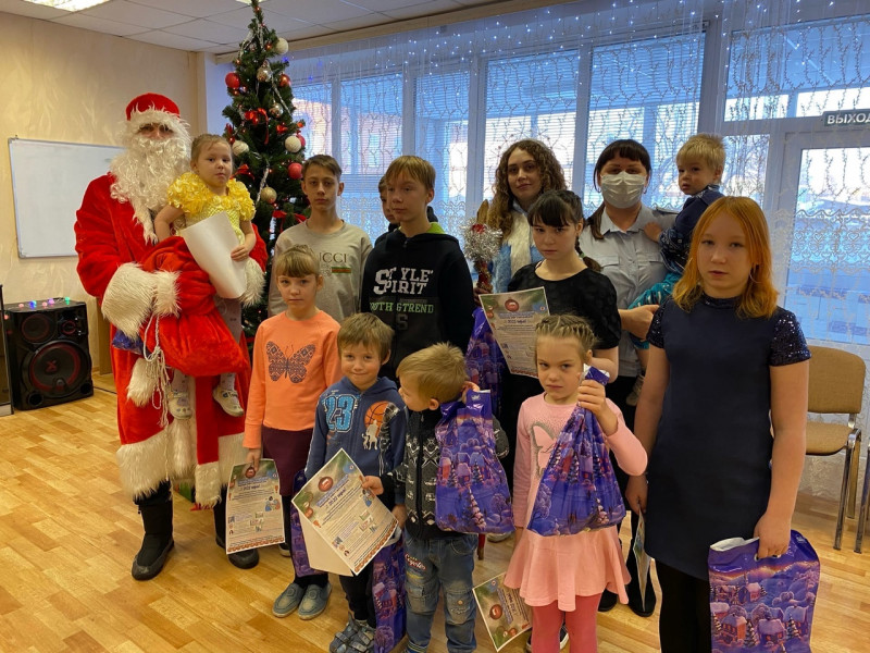 Полицейский Дед Мороз из Ирбита продолжает череду поздравлений