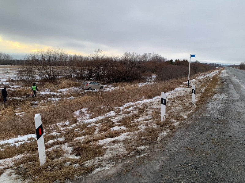 Участились случаи съездов автомобилей с проезжей части дороги