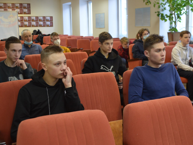 В полиции Ирбита провели экскурсию для студентов