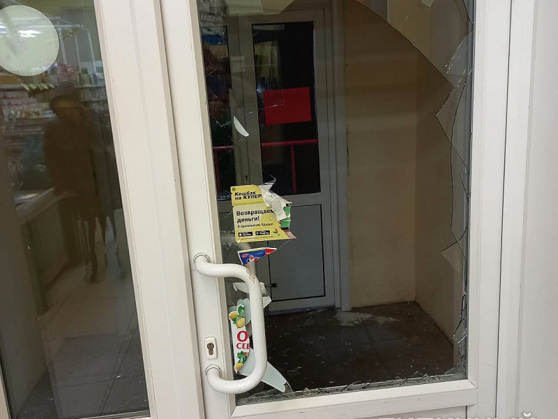 В Ирбите неизвестный проник в магазин "Копеечка"