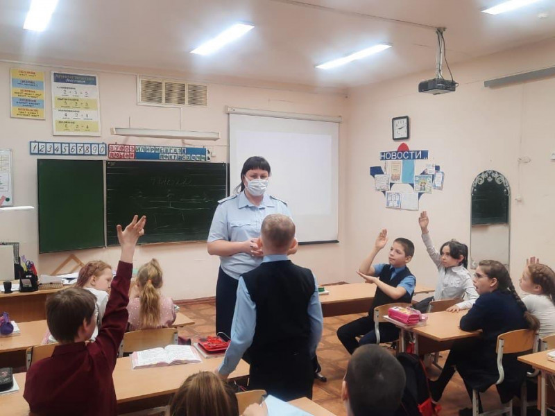 Сотрудники Госавтоинспекции г. Ирбита приняли активное участие в акции «Единый день профилактики»