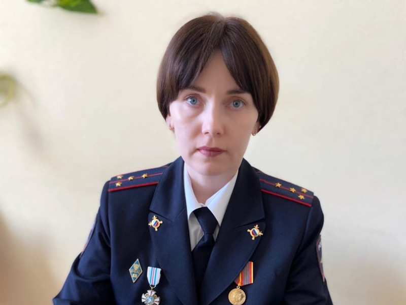 Ирбитские полицейские поздравляют своих коллег с Днем юридической службы в системе МВД России