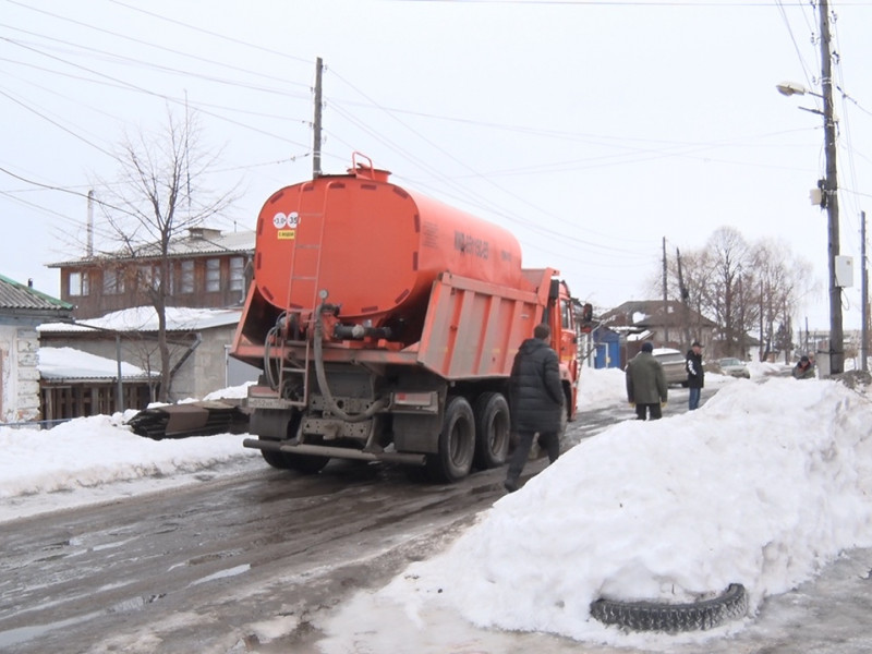 В Ирбите начали промывать водоотводные трубы