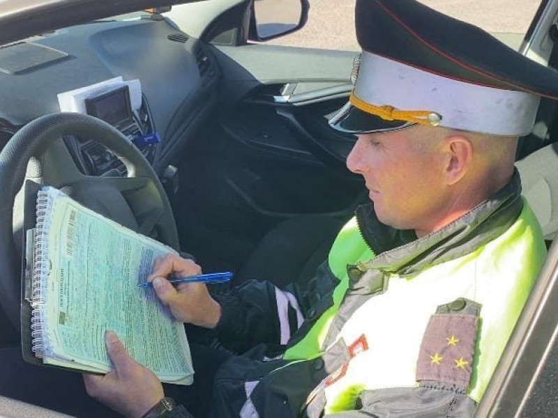 В Ирбите сотрудники ГИБДД проводят профилактическое мероприятие «Пешеход, пешеходный переход»