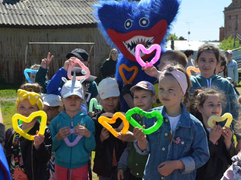 В Ирбите сотрудники полиции вместе с детьми отметили начало лета и День защиты детей