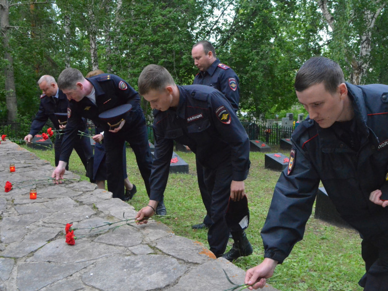 Ирбитские полицейские приняли участие в акции «Свеча памяти»
