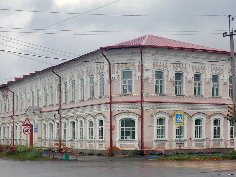 Здание школы №1 по адресу город Ирбит, улица Красноармейская, 1-3