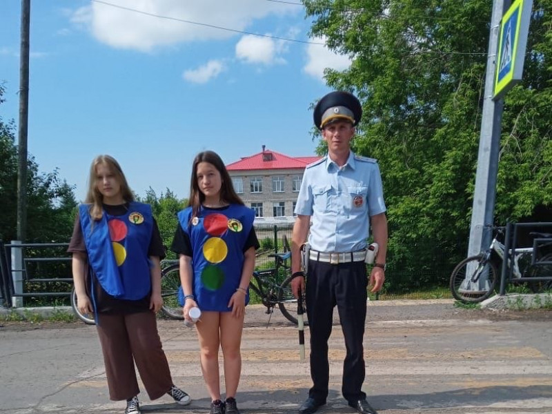 В Ирбите состоялась акция «ПДД на асфальте»