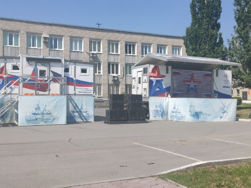 В Ирбите начал работу мобильный пункт ЦВО по отбору на военную службу по контракту