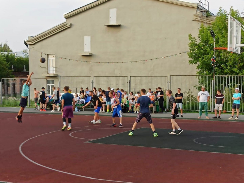 В Ирбите стартовало Первенство города по баскетболу 3х3 среди любительских команд