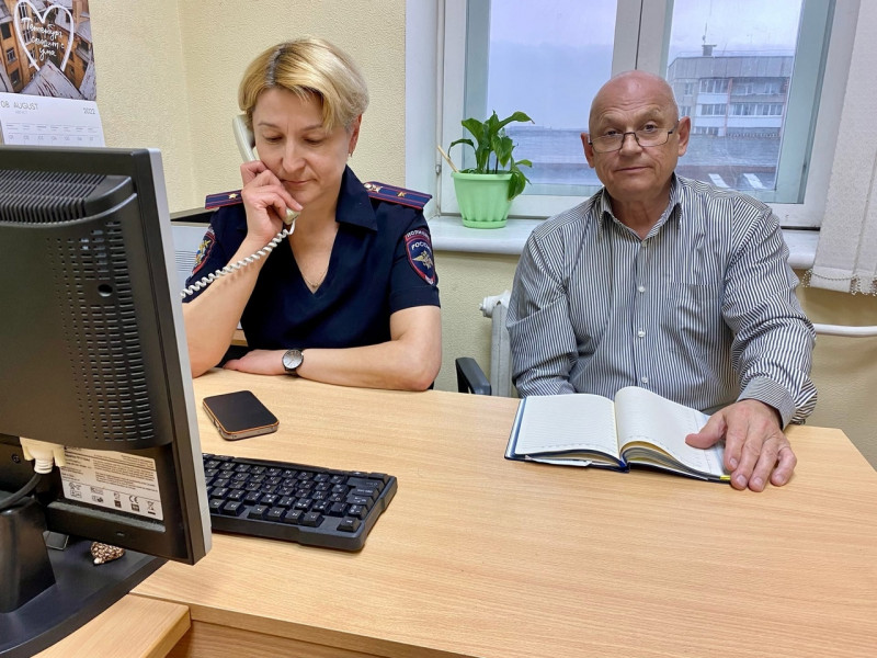 Ирбитские полицейские ответили на вопросы, касающиеся защиты прав детей, в рамках горячей линии оказания бесплатной юридической помощи