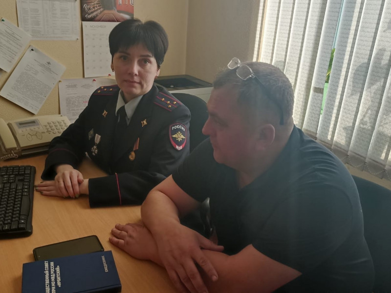 Ирбитские полицейские и общественники провели горячую линию оказания бесплатной юридической помощи