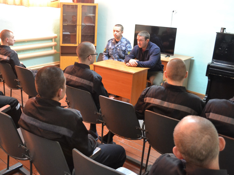 С осужденными ирбитского СИЗО-2 встретился мастер спорта по пауэрлифтингу