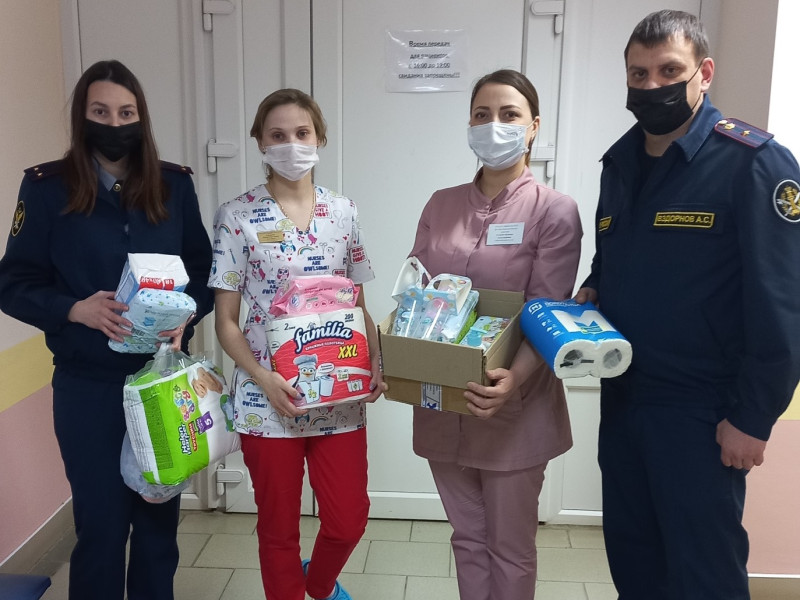 Сотрудники СИЗО-2 передали средства личной гигиены в детское отделение Ирбитской ЦГБ