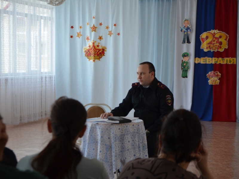 Ирбитские полицейские провели профилактическую беседу по мошенничеству с трудовым коллективом детского сада