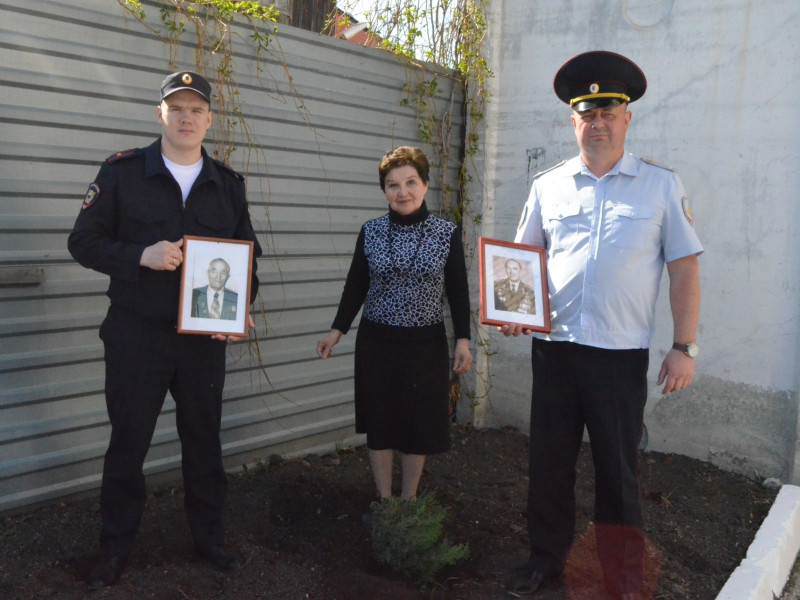 Ирбитские полицейские приняли участие в акции «Сад памяти-2023»