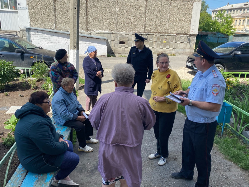 Ирбитские полицейские проводят профилактические мероприятия по мошенничеству с населением старше 80 лет