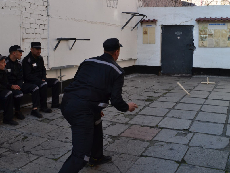 Осужденные ирбитского СИЗО-2 сыграли в городки