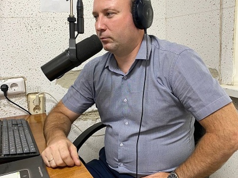 Начальник уголовного розыска ОВД Ирбита принял участие в прямом эфире на радио