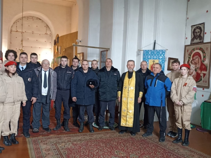 В Ирбите провели панихиду по сотрудникам МВД, погибшим при исполнении служебного долга