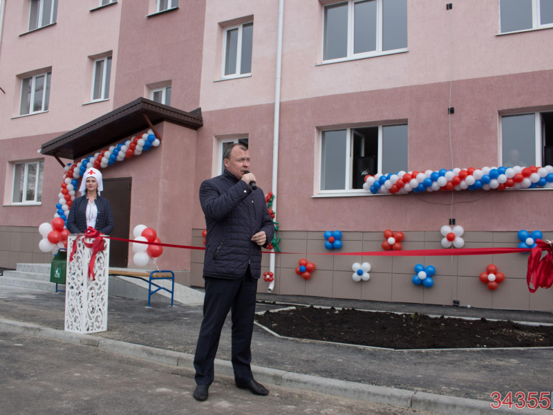 Торжественное вручение ключей от новых квартир врачам Ирбитской ЦГБ