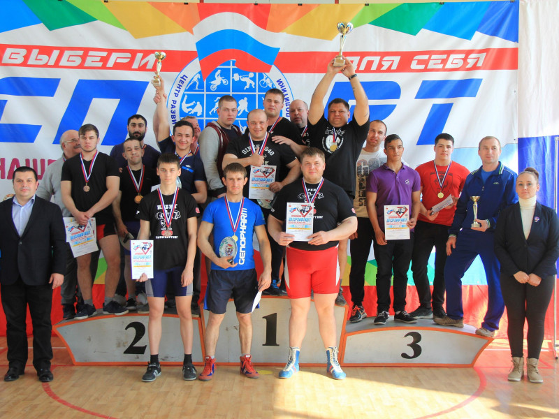 Соревнования по пауэрлифтингу (классическому жиму) среди мужчин и женщин в рамках VIII Спартакиады Восточного управленческого округа