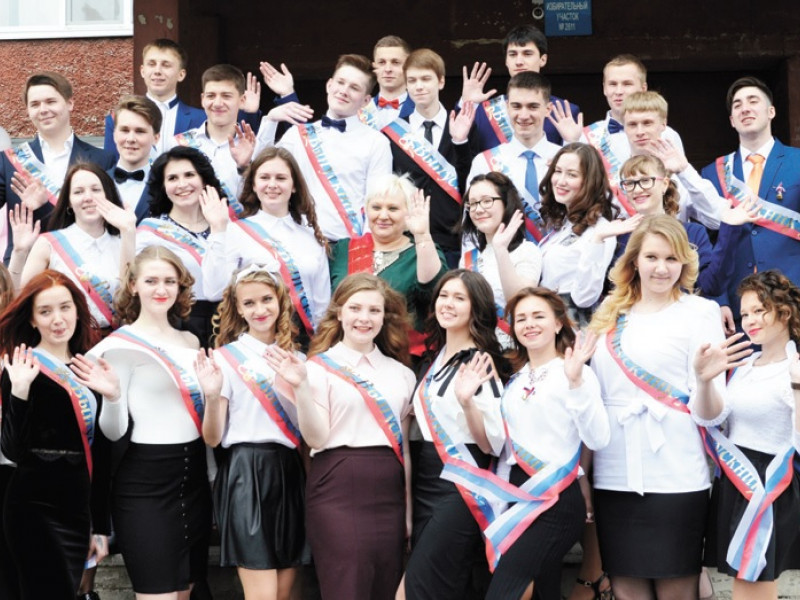 Трелью заливаются последние звонки!