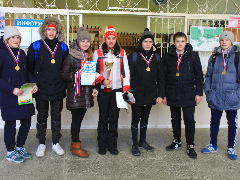 На лыжной базе «Снежинка» прошла лыжная эстафета среди учебных заведений