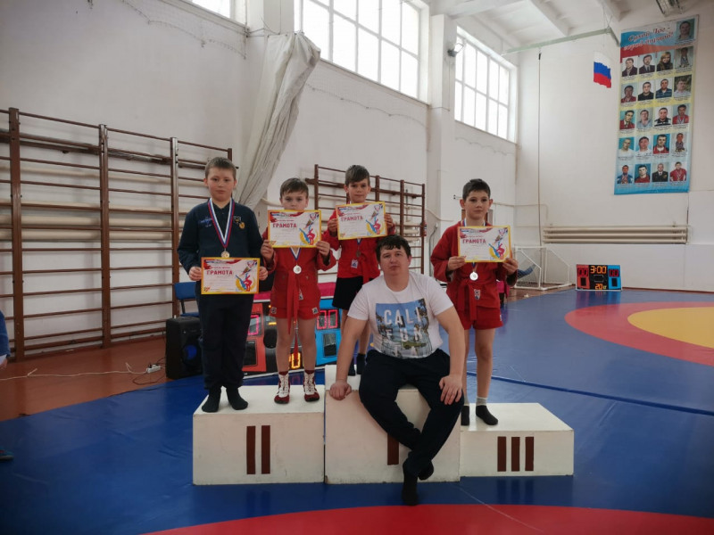 Юные самбисты из Ирбита заняли призовые места на сорвнованиях по самбо в Сухом Логу