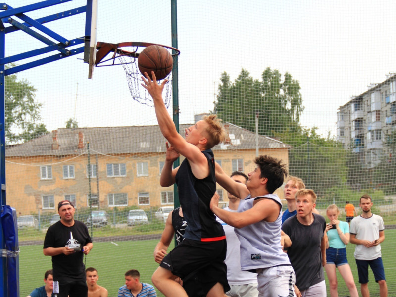В Ирбите прошел Летний турнир по стритболу (уличному баскетболу 3х3) среди дворовых команд города