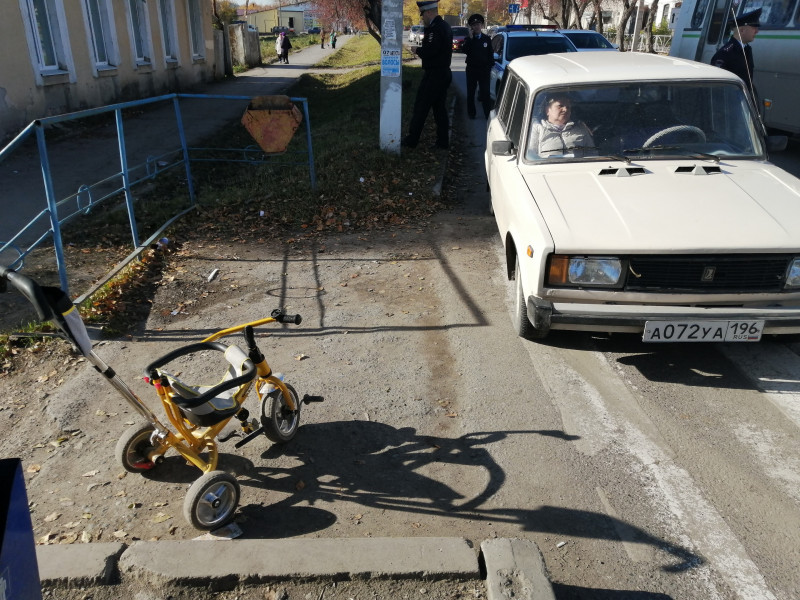 В г. Ирбите в результате ДТП пострадала 3-х летняя девочка