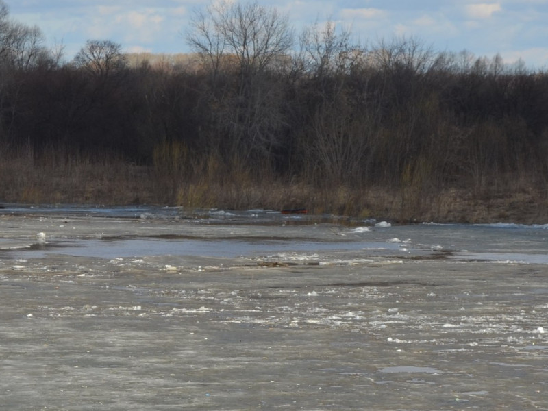 На берегу реки Ница обнаружена надувная лодка