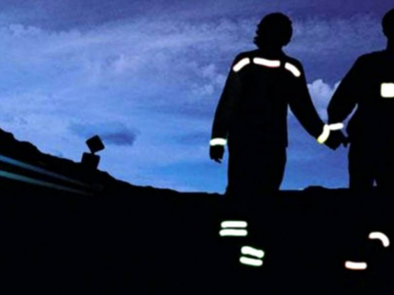 Сотрудники ГИБДД г. Ирбита призывают пешеходов использовать на верхней одежде световозвращающие элементы