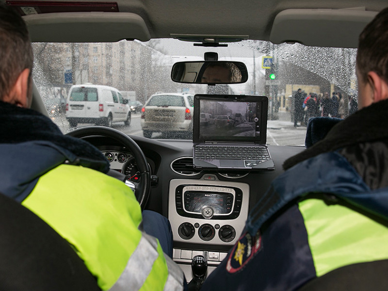 В рамках скрытого патрулирования полицейские за 1 час выявили 5 водителей-родителей, которые нарушили Правила перевозки детей