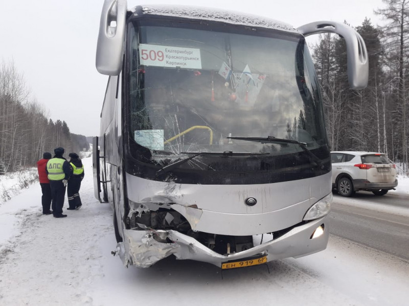 В праздничные дни сотрудники ГИБДД продолжали проверки автобусов, осуществляющих перевозку пассажиров