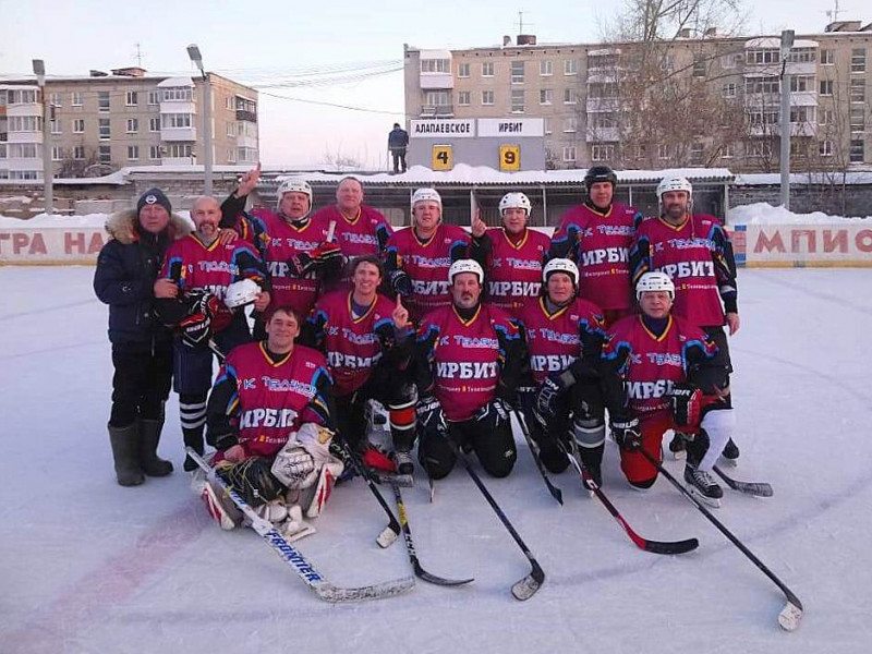 Команда Ирбита «Урал-ветераны» стала победителем Первенства по хоккею с шайбой среди команд ветеранов 45+ ВУО Свердловской области
